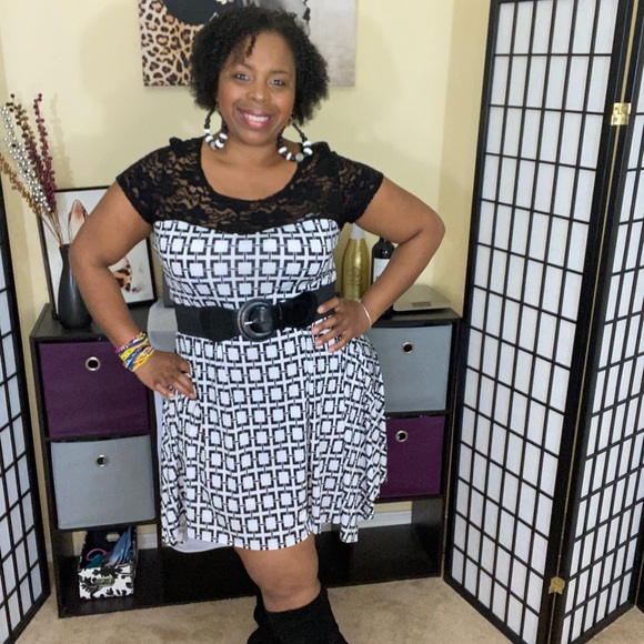 Black and white shift dress - Picture 3 of 3